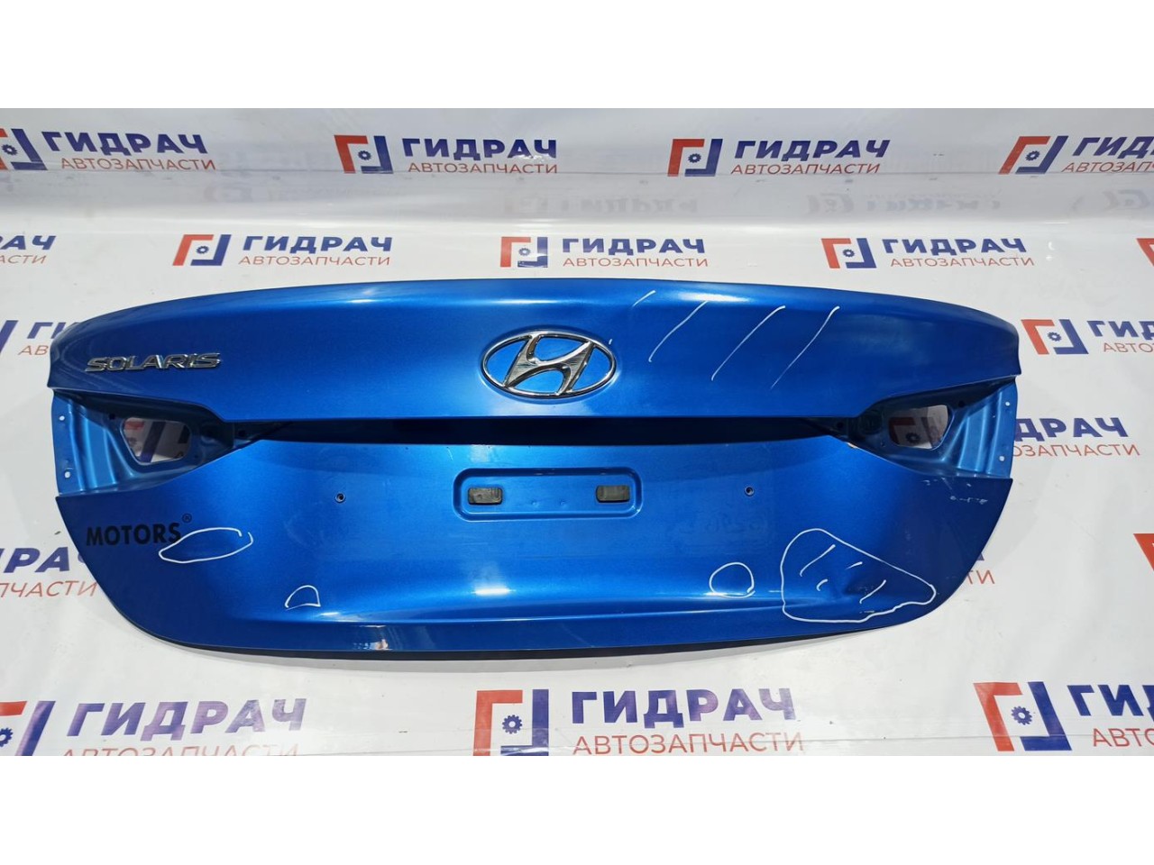 Крышка багажника Hyundai Solaris 2 69200-H5000. Дефект, ремонтировался.